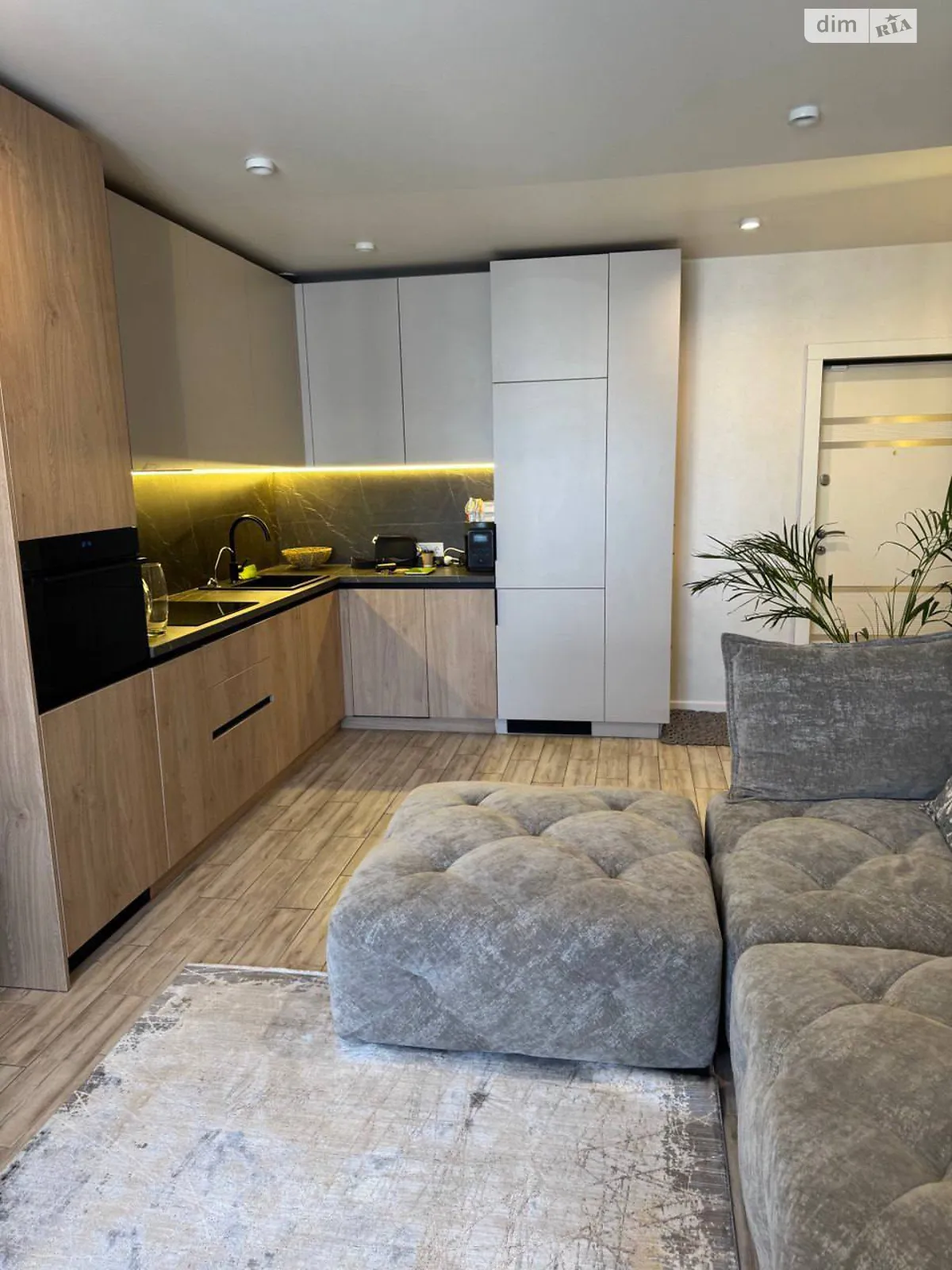 Продается 3-комнатная квартира 79 кв. м в Днепре, ул. Набережная Победы - фото 1
