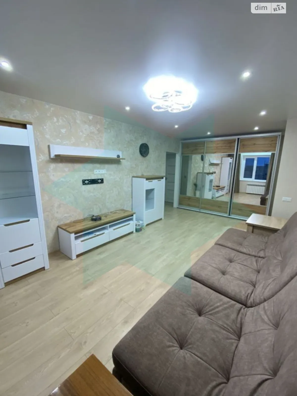 Продается 3-комнатная квартира 69 кв. м в Днепре, мас. Тополь-1, 16/1 - фото 1