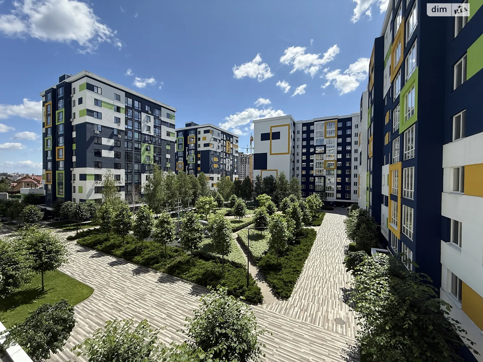 Продается 1-комнатная квартира 37 кв. м в Буче, ул. Вишневая, 35 - фото 1