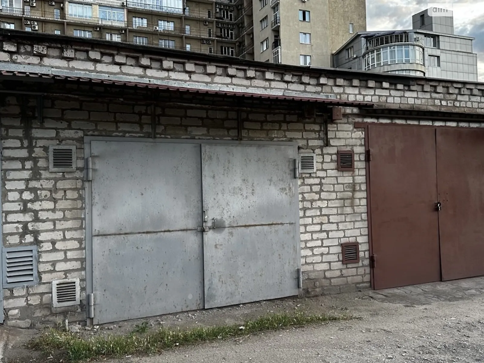 Продається окремий гараж під легкове авто на 24 кв. м, цена: 8000 $ - фото 1