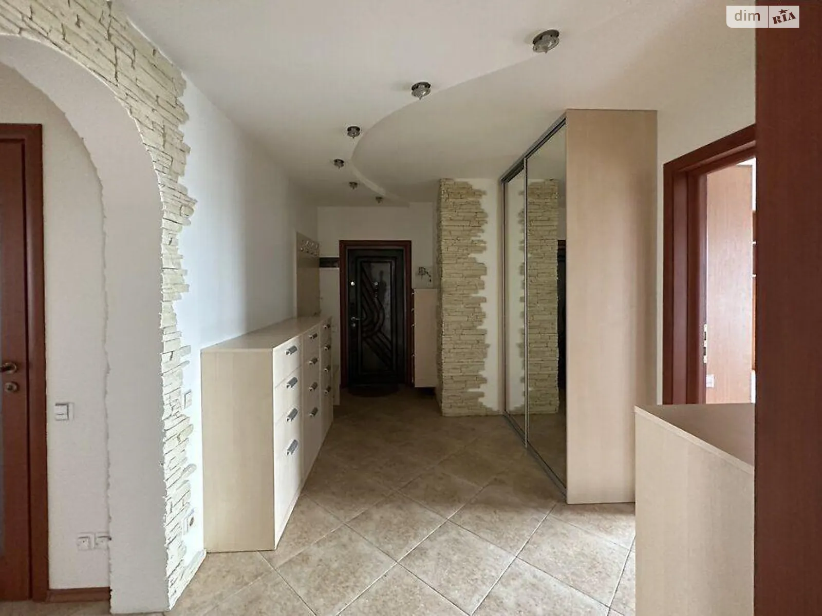 Продается 3-комнатная квартира 85 кв. м в Киеве, ул. Василия Иваниса(Николая Матеюка), 5Б - фото 1