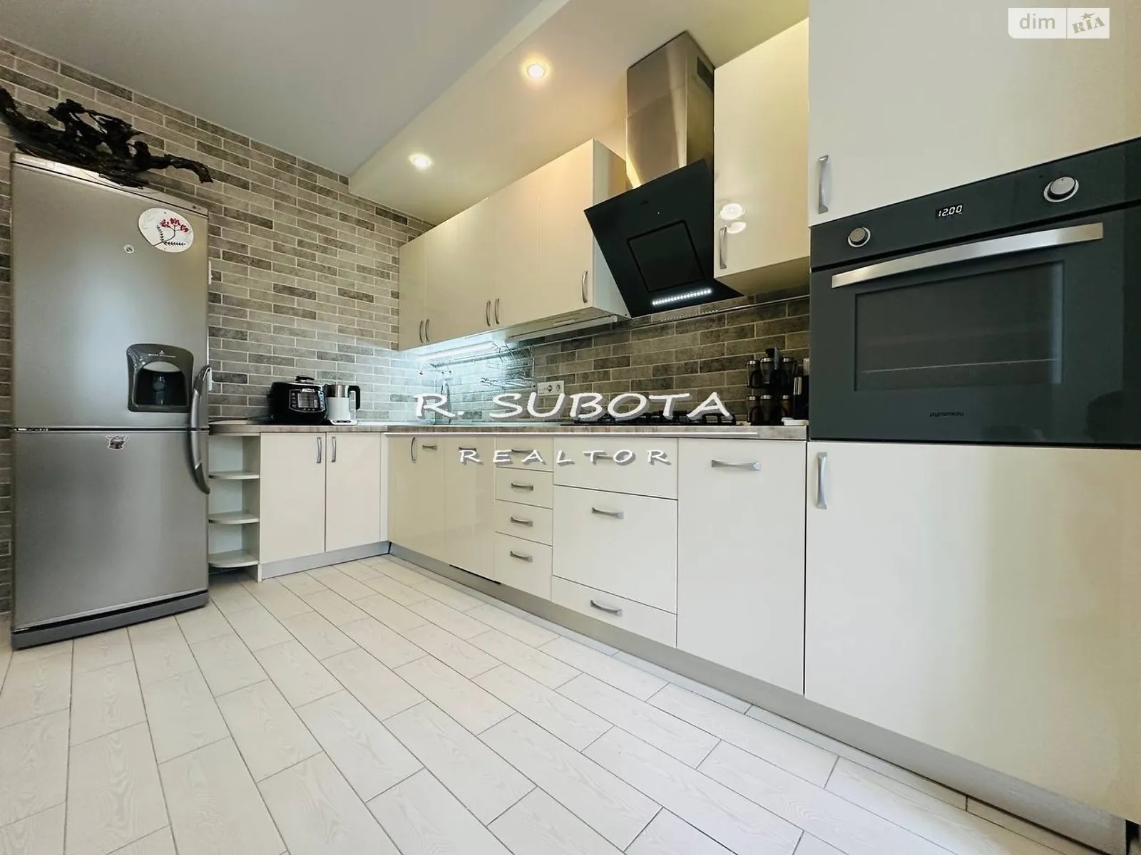 Продается 2-комнатная квартира 67 кв. м в Днепре, ул. Высоковольтная, 14Д - фото 1