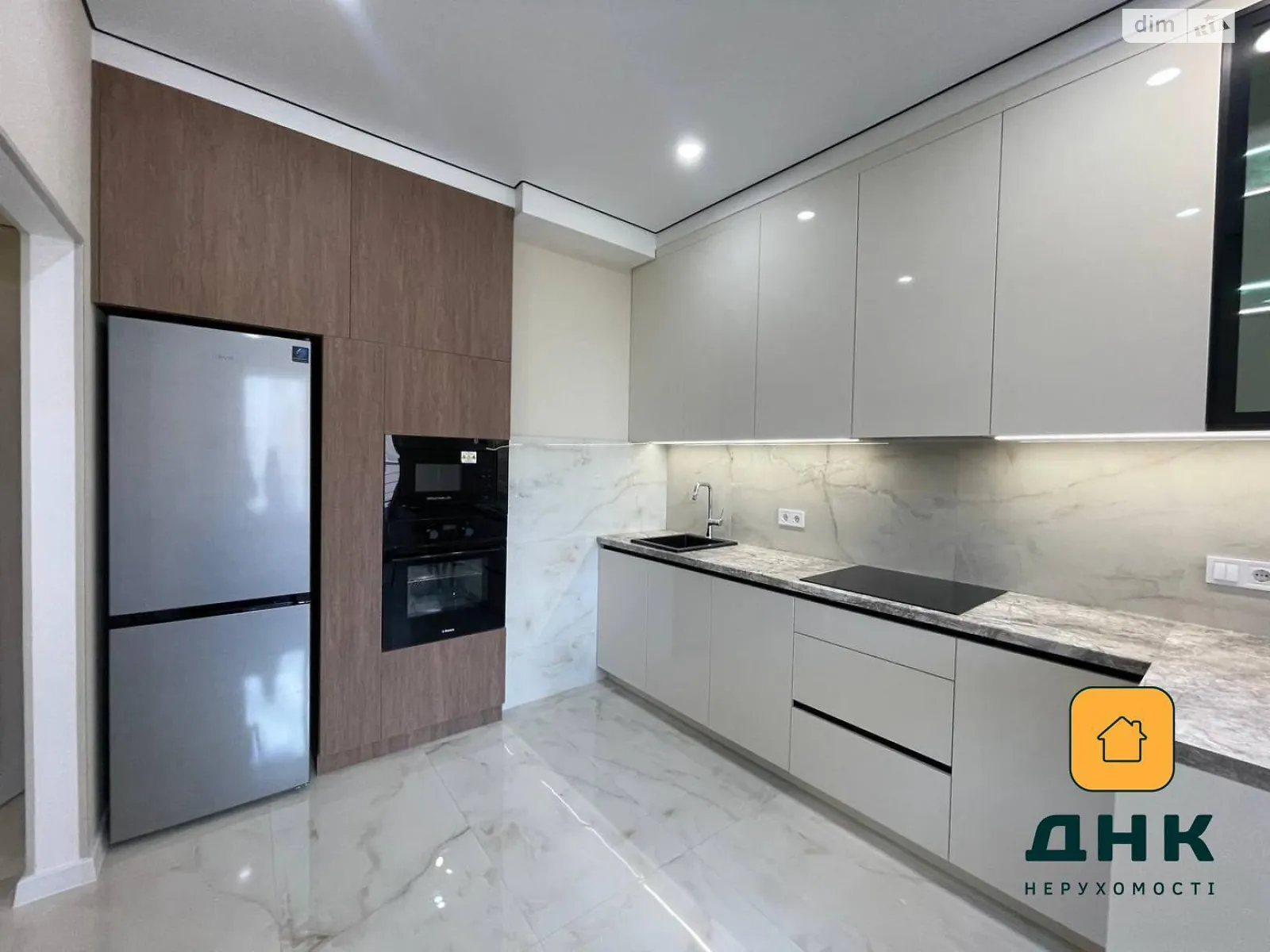 Продается 1-комнатная квартира 45 кв. м в Одессе, пер. Курортный, 2 - фото 1