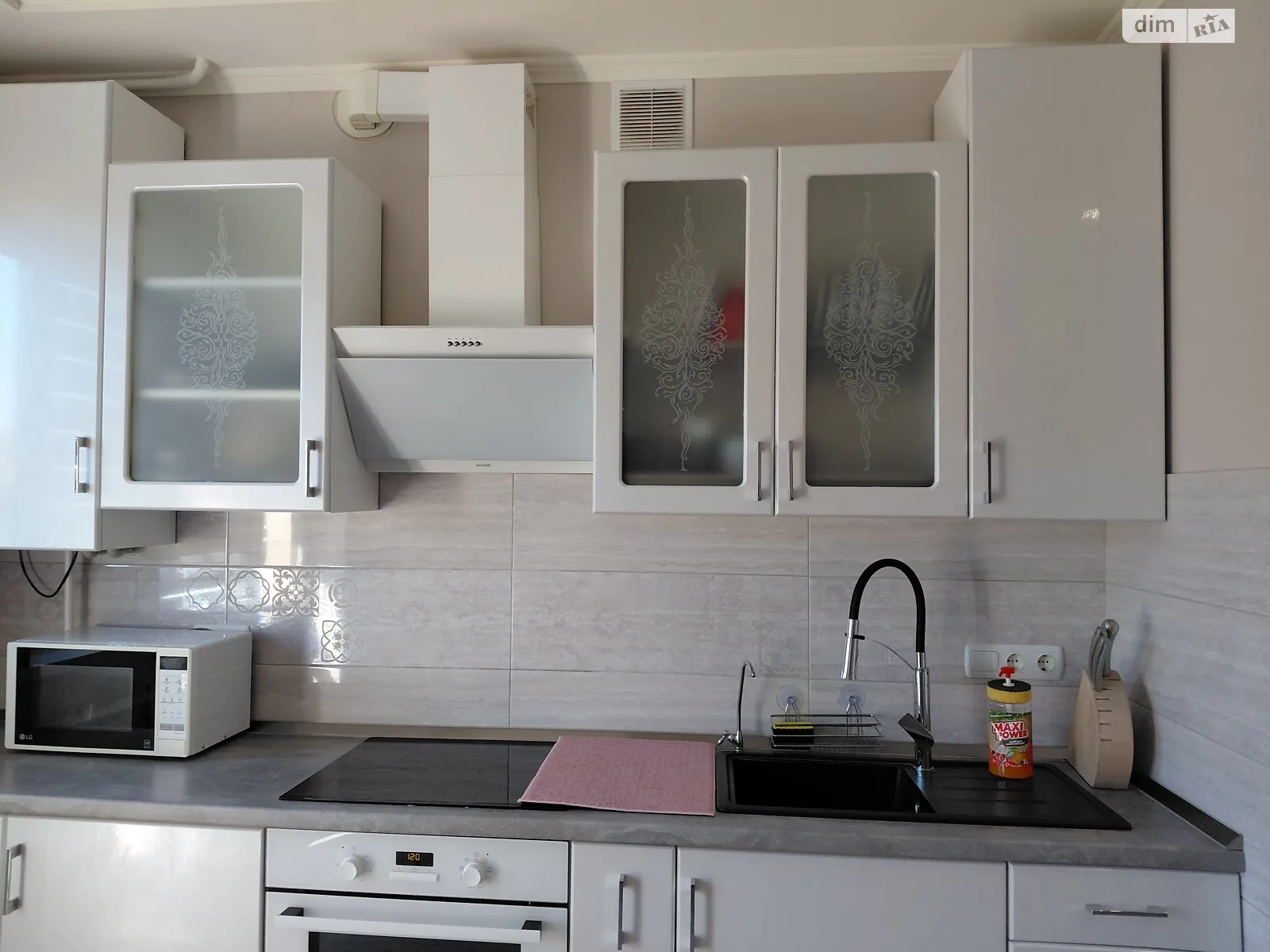 Сдается в аренду 1-комнатная квартира 45 кв. м в, цена: 450 $ - фото 1