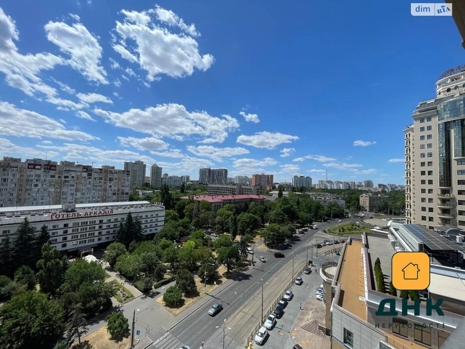 Продается 1-комнатная квартира 60.6 кв. м в Одессе, ул. Генуэзская, 1Е корпус 2 - фото 1
