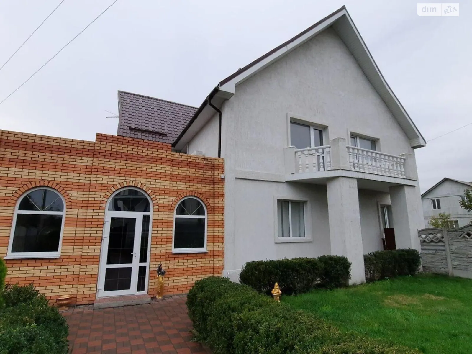 Продается дом на 2 этажа 300 кв. м с мансардой, цена: 200000 $ - фото 1
