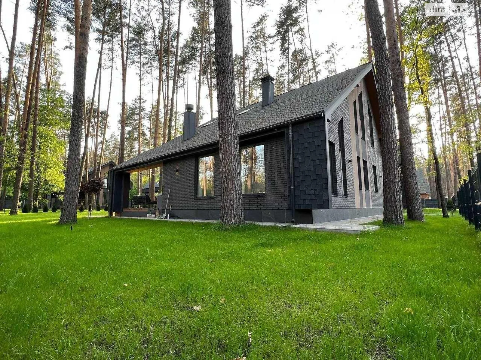 Продается дом на 2 этажа 160 кв. м с мансардой, цена: 180000 $ - фото 1