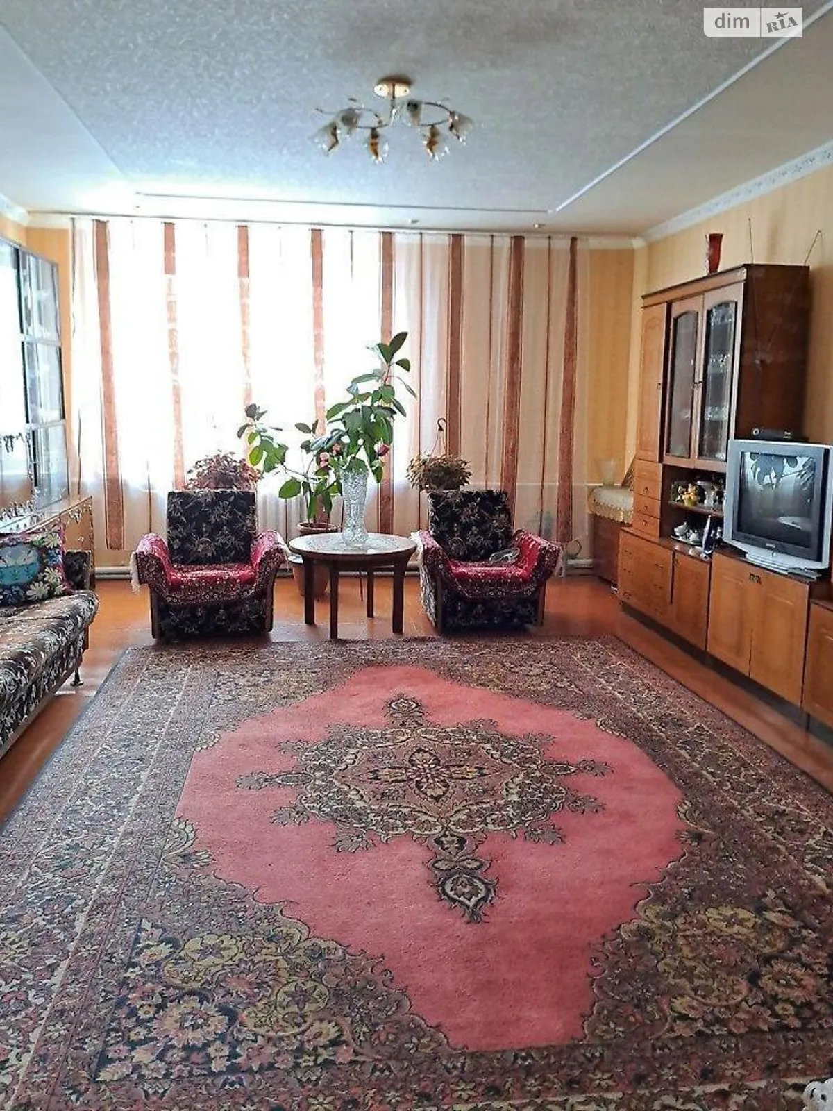 Продается дом на 2 этажа 110 кв. м с садом, цена: 100000 $ - фото 1