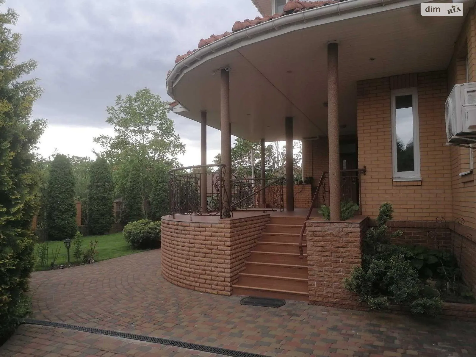 Продается дом на 3 этажа 420 кв. м с мебелью, цена: 350000 $ - фото 1