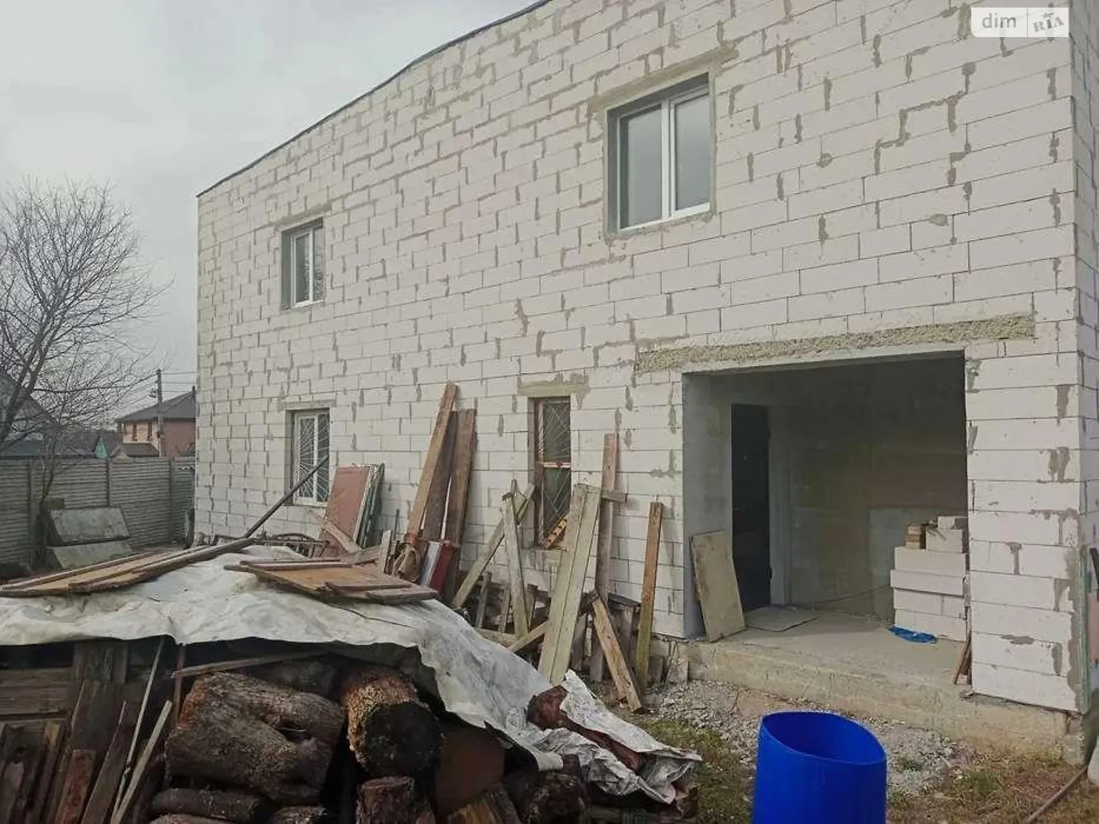 Продается дом на 2 этажа 185 кв. м с баней/сауной, цена: 180000 $ - фото 1