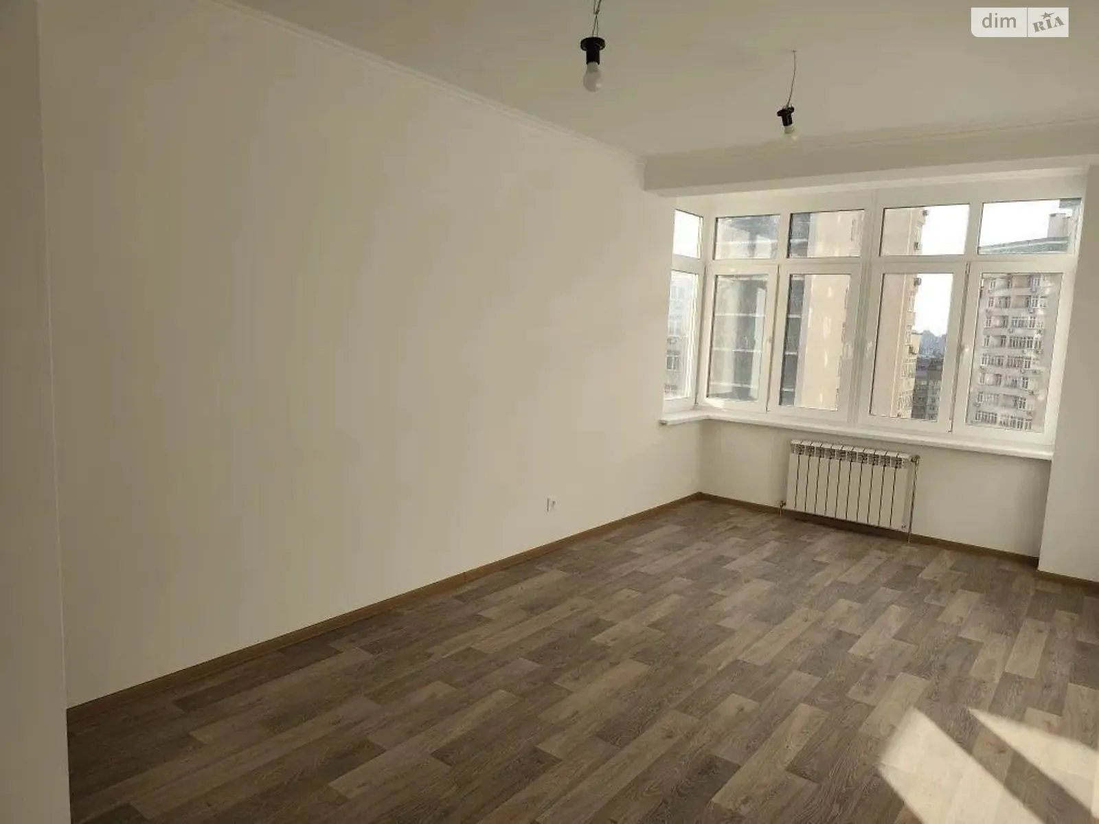 Продается 1-комнатная квартира 60 кв. м в Киеве, ул. Митрополита Василия Липковского(Урицкого), 37 - фото 1