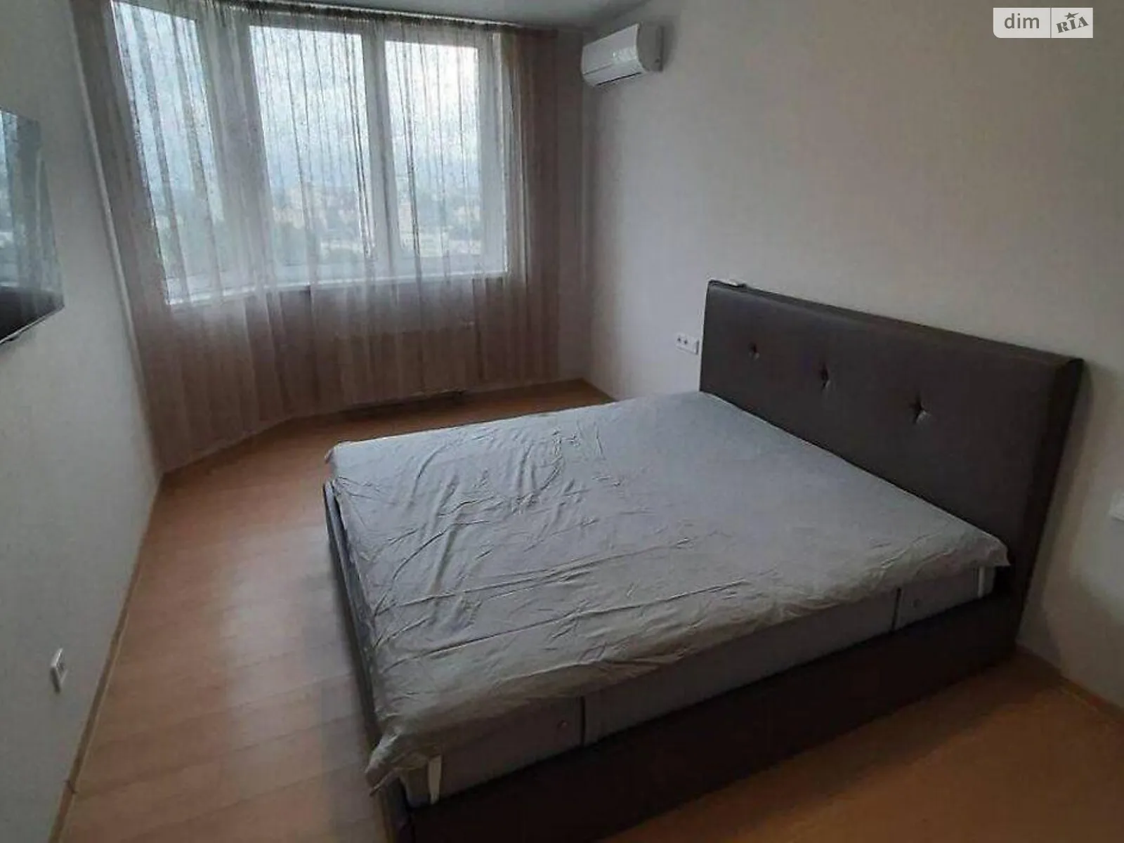 Продається 2-кімнатна квартира 65 кв. м у Києві, просп. Відрадний, 2 - фото 1
