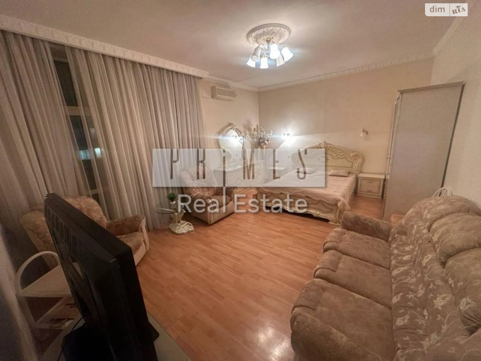 Продается 1-комнатная квартира 65 кв. м в Киеве, ул. Владимирская - фото 1