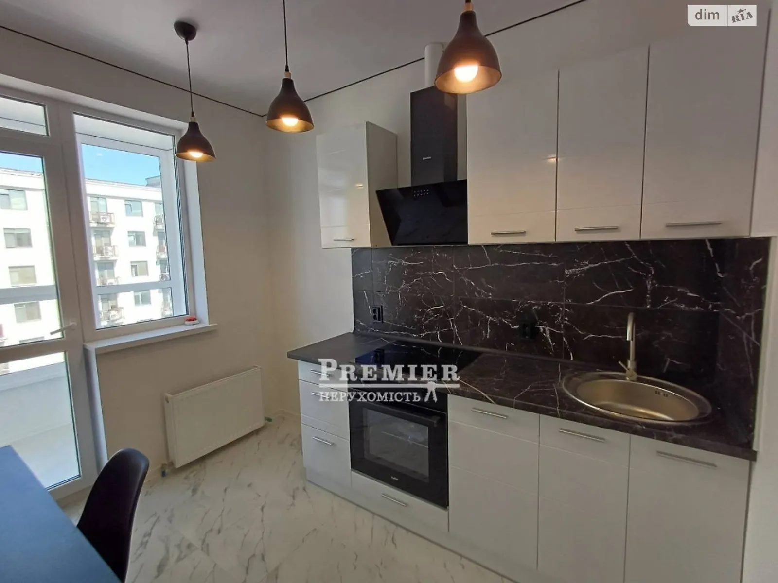 Продается 1-комнатная квартира 35 кв. м в Одессе - фото 1