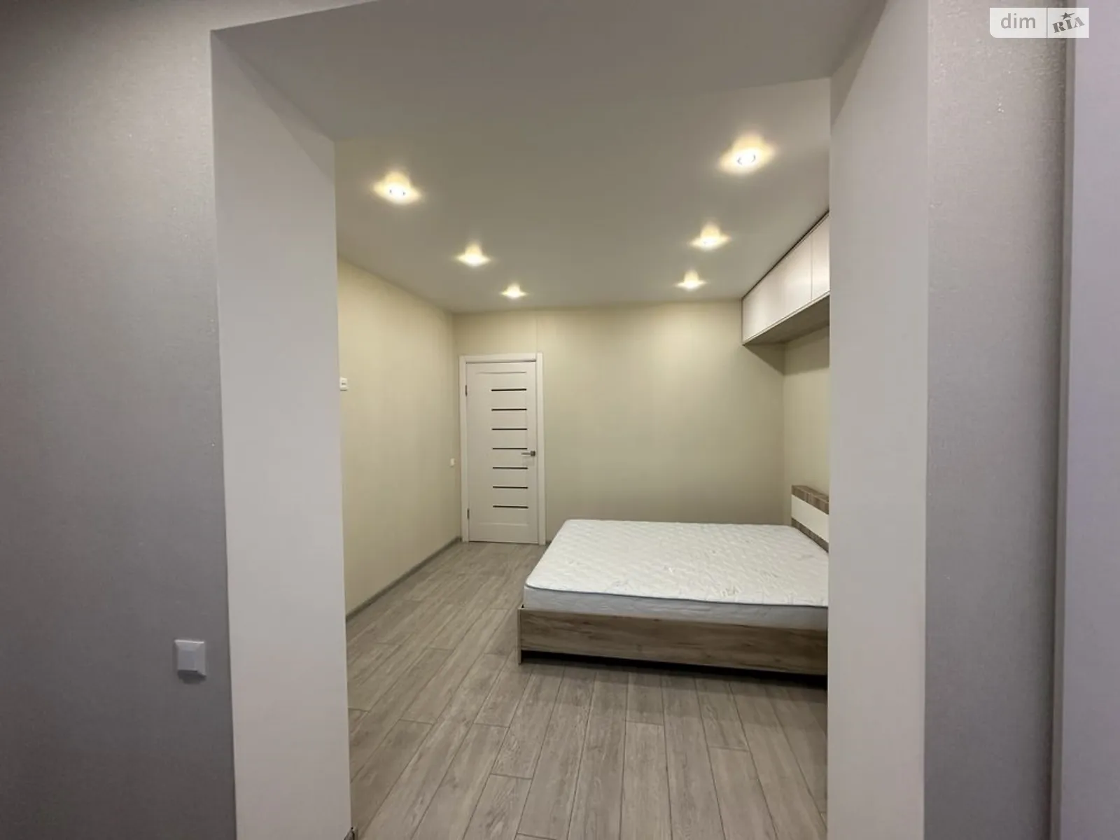 Продается 3-комнатная квартира 67 кв. м в Днепре, ул. Набережная Победы, 44 - фото 1