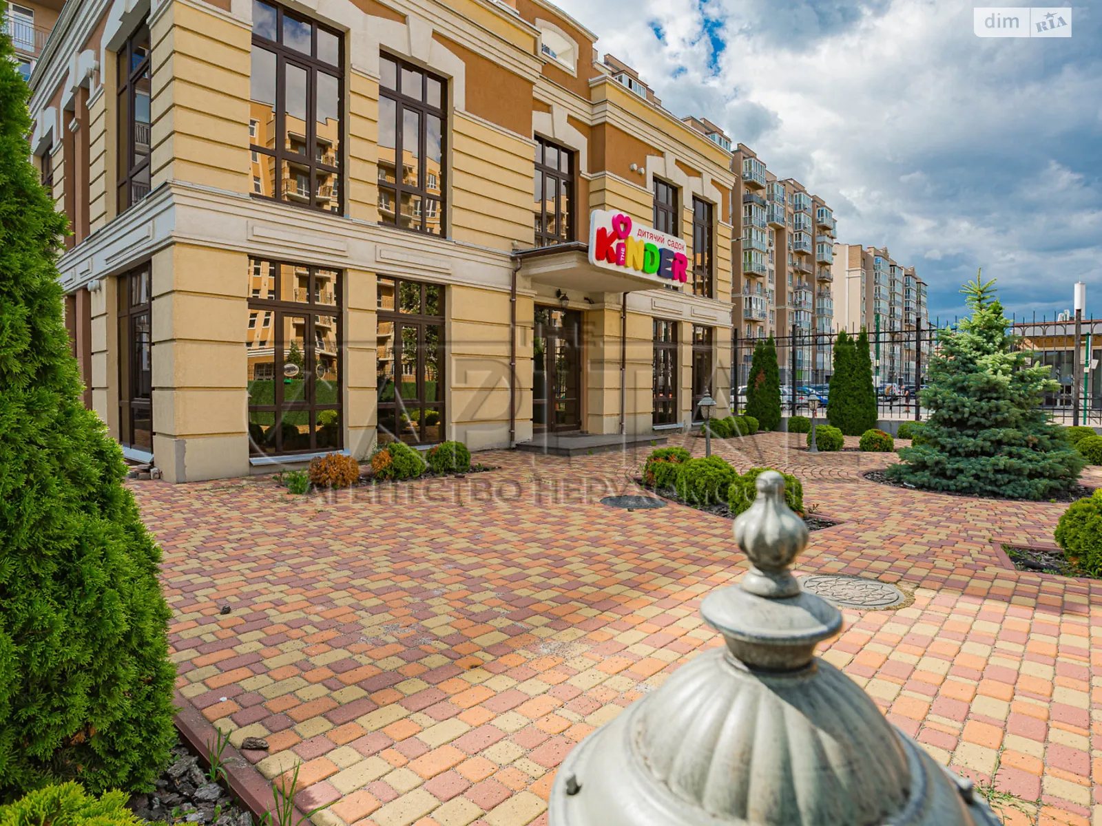 Здається в оренду приміщення вільного призначення 220 кв. м в 2-поверховій будівлі, цена: 5000 $ - фото 1