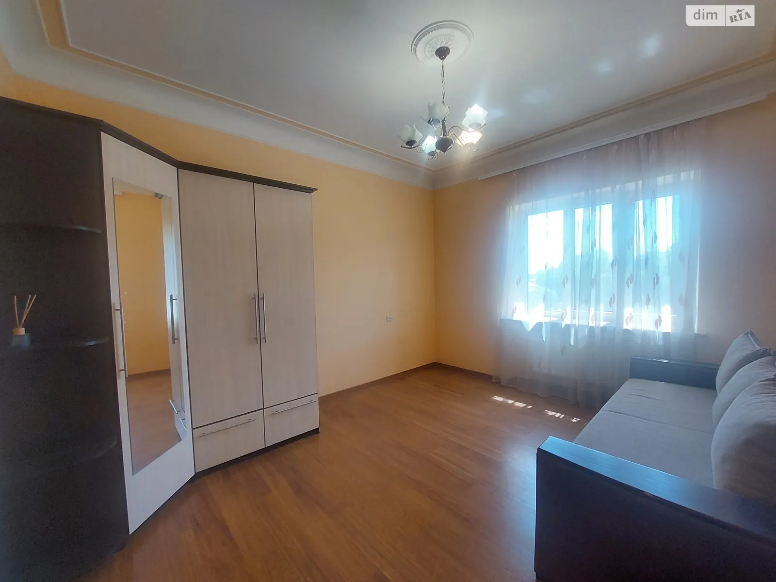 Продается 4-комнатная квартира 90.6 кв. м в Черновцах, ул. Садовая - фото 1