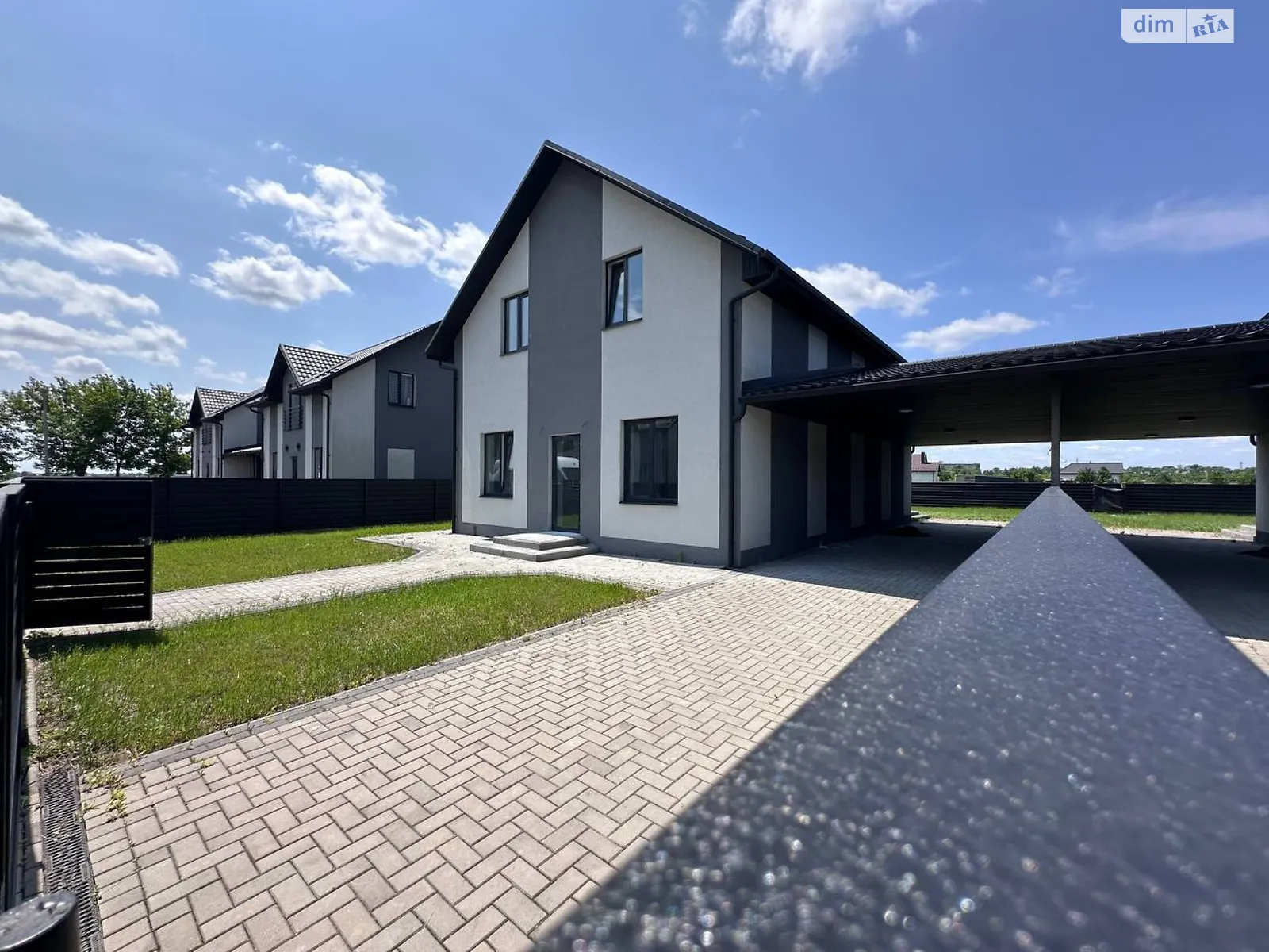 Продается дом на 2 этажа 170 кв. м с террасой, цена: 120000 $ - фото 1