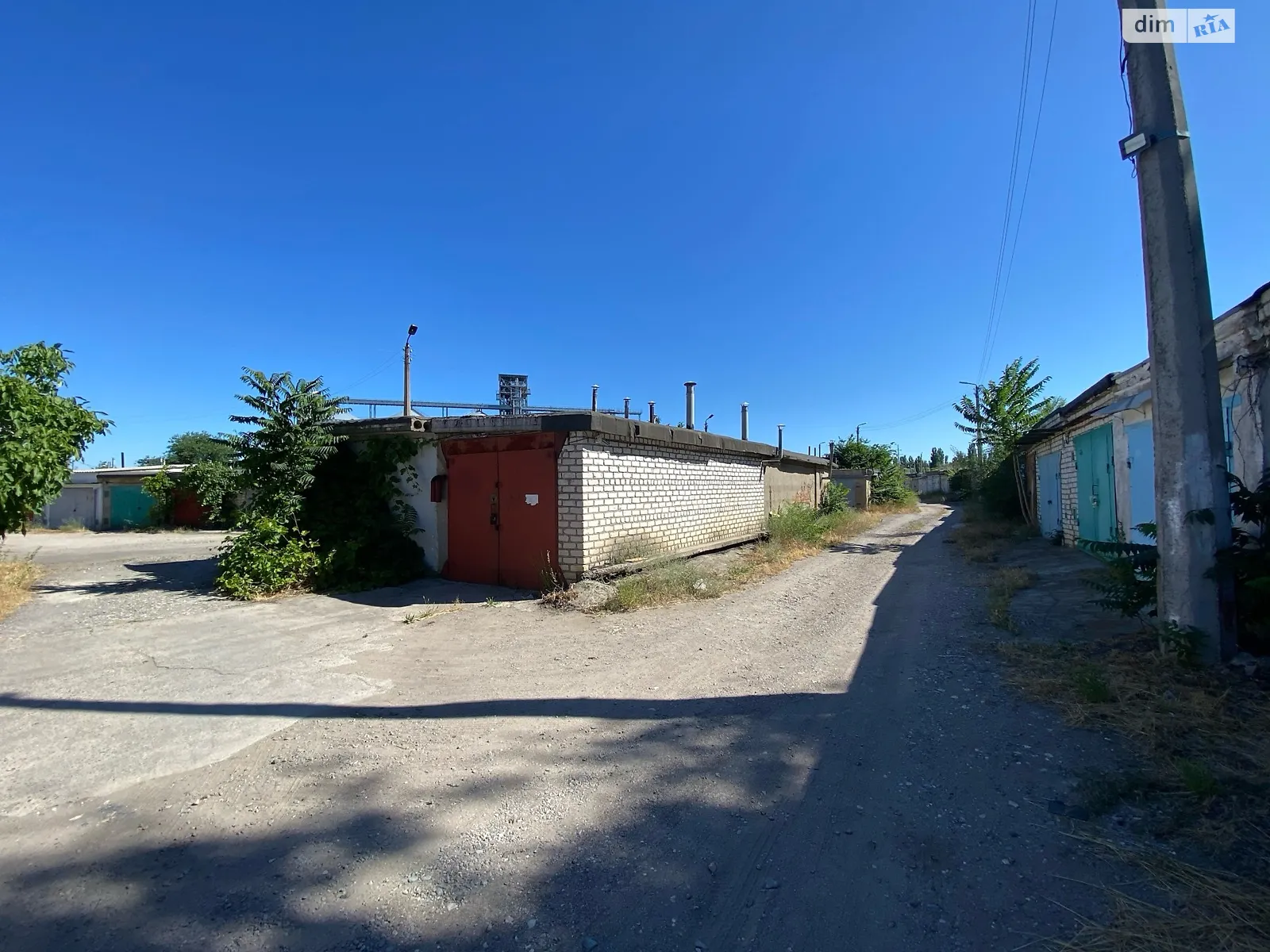 Продается отдельно стоящий гараж универсальный на 48 кв. м, цена: 6000 $ - фото 1