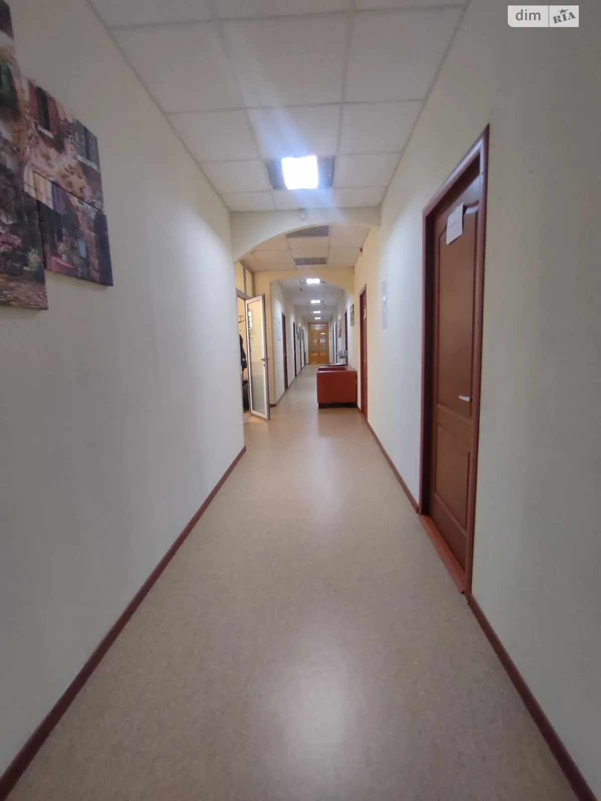 Здається в оренду офіс 21.5 кв. м в бізнес-центрі, цена: 3500 грн - фото 1