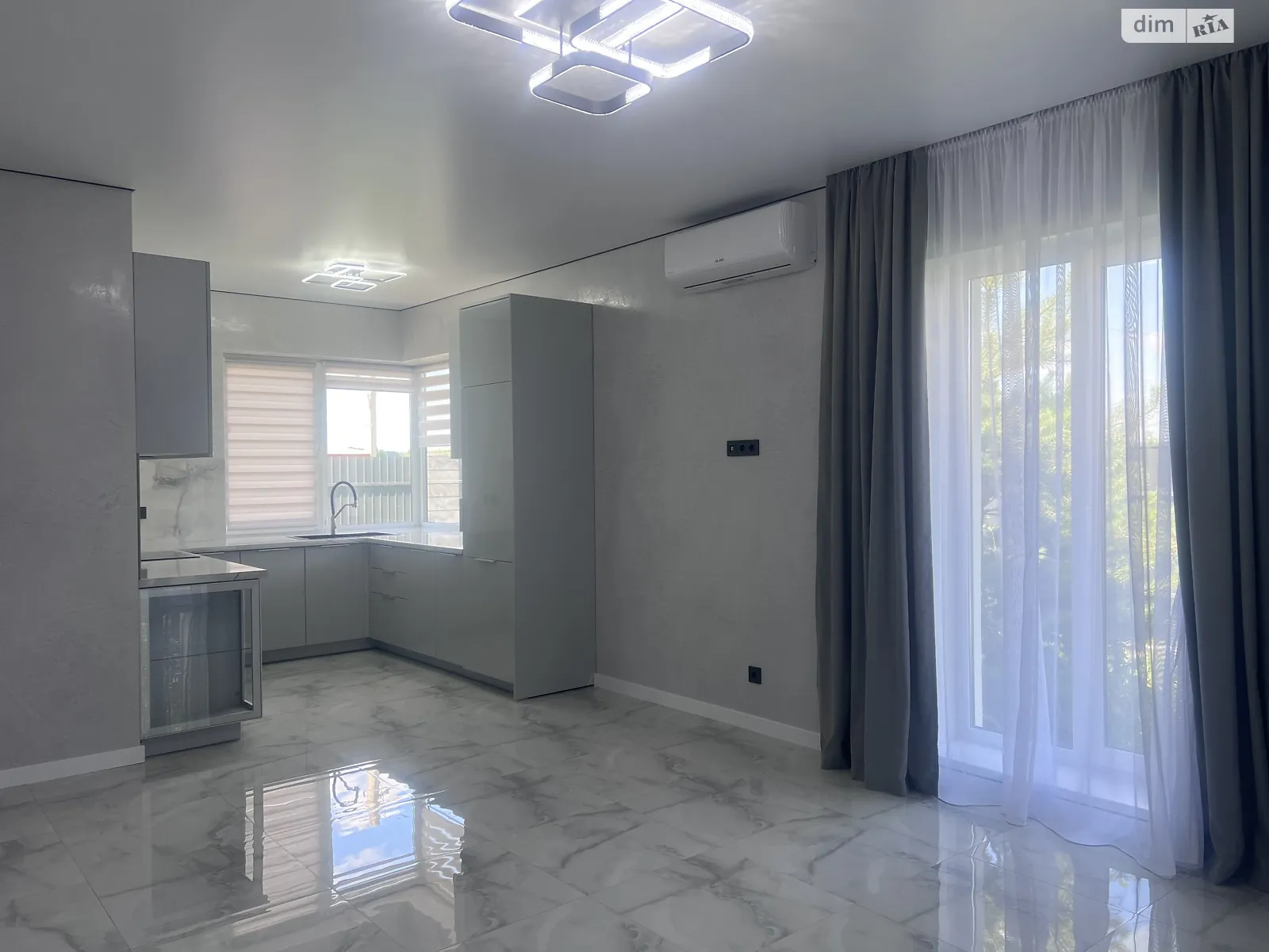 Продается одноэтажный дом 120 кв. м с мансардой, цена: 120000 $ - фото 1