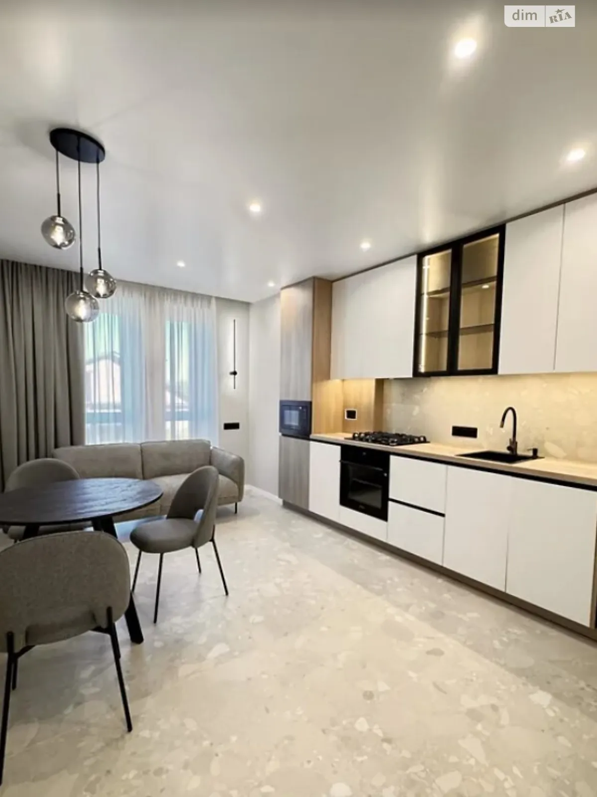 Продается 1-комнатная квартира 44 кв. м в Виннице, ул. Праведников мира(Максимовича), 21Г - фото 1