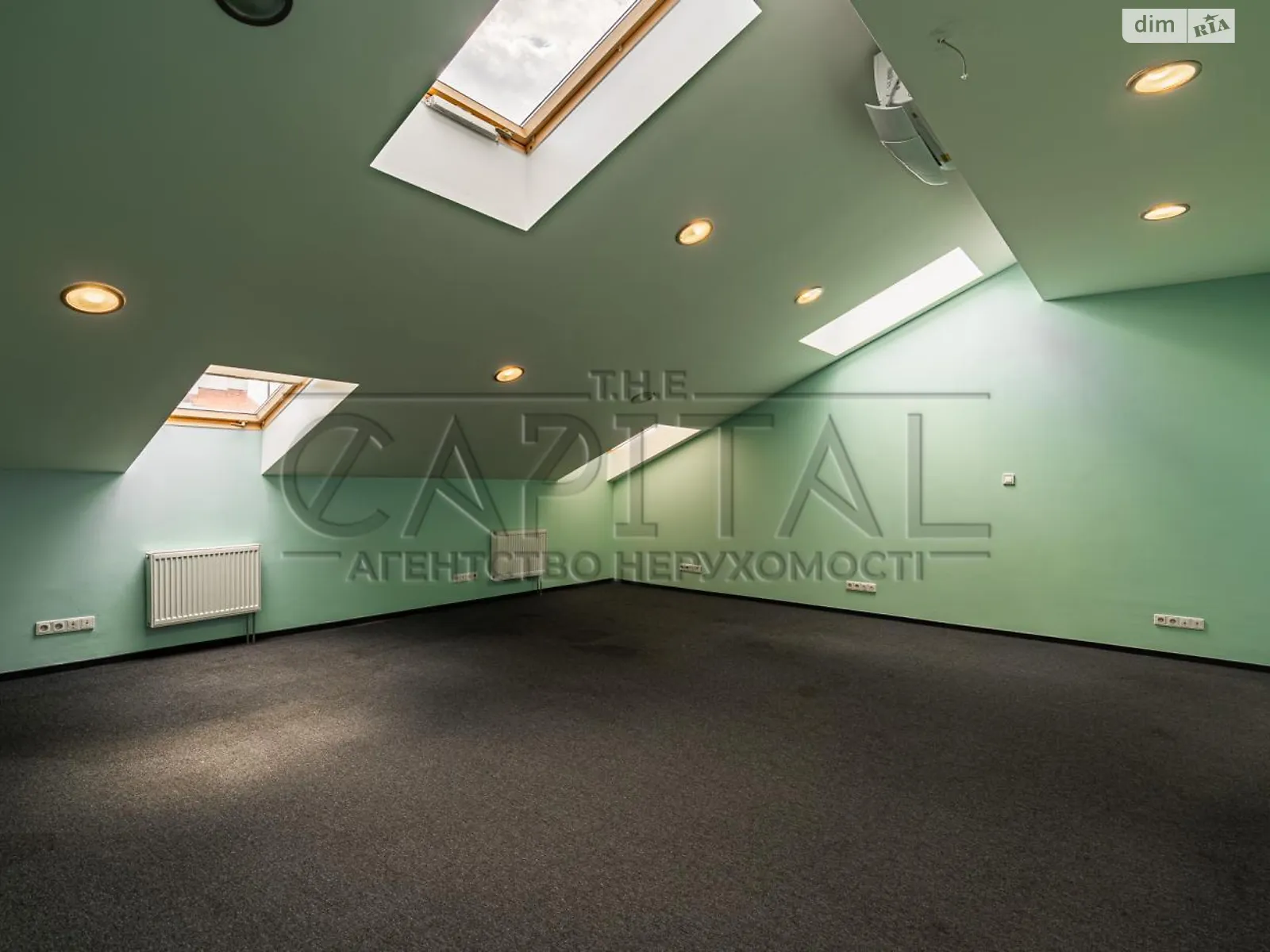 Сдается в аренду офис 210 кв. м в бизнес-центре, цена: 2000 $ - фото 1