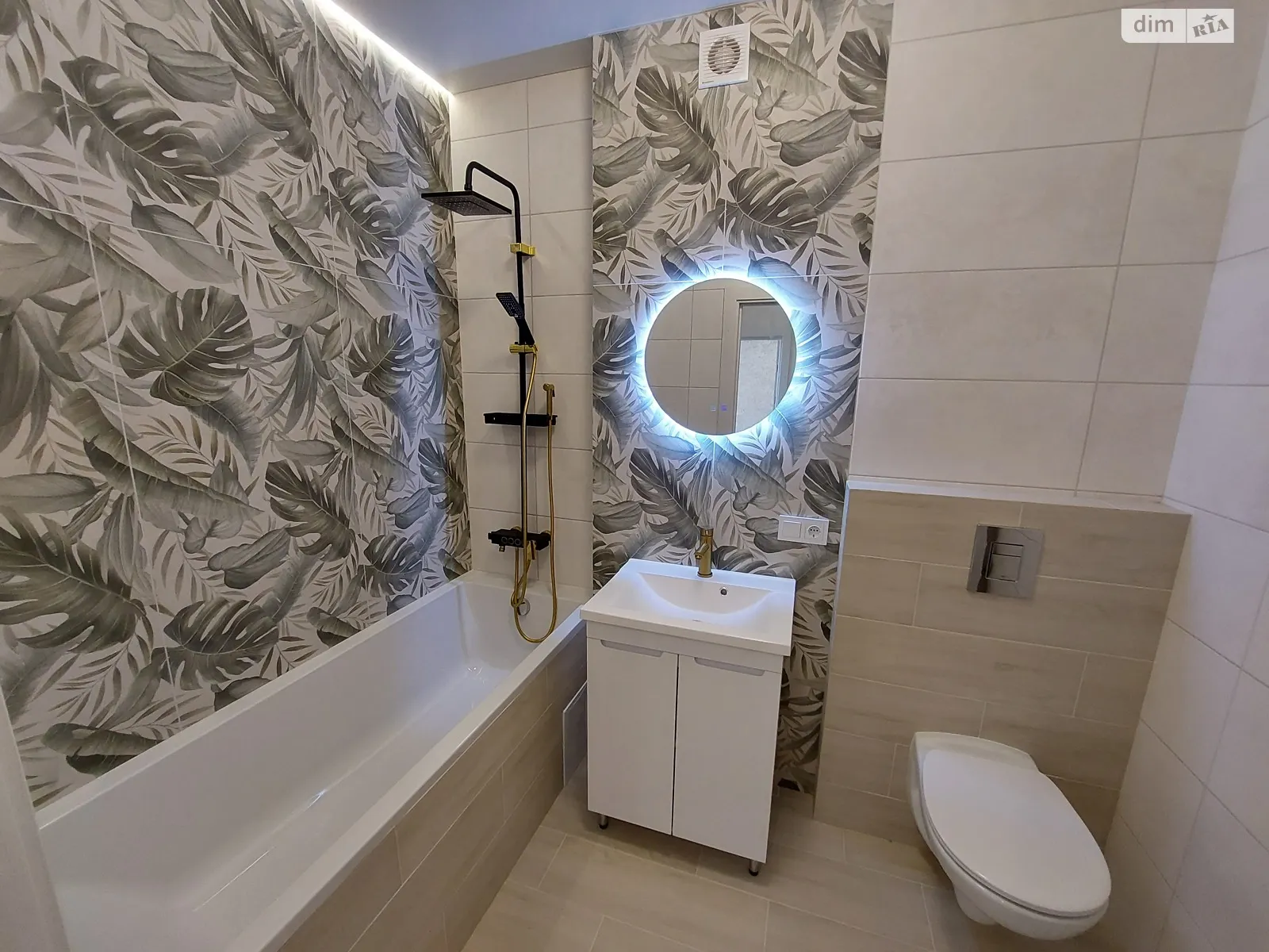 Продается 1-комнатная квартира 41 кв. м в Стрижавке, ул. Киевская, 224/8 - фото 1