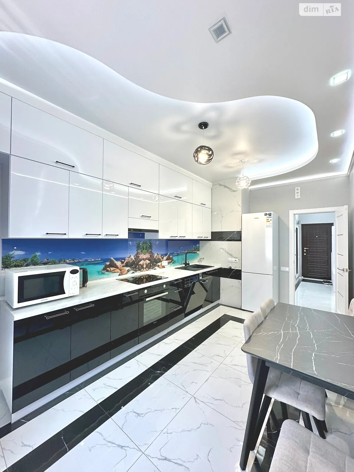 Продается 3-комнатная квартира 83 кв. м в Лиманке, ул. Жемчужная, 5А - фото 1