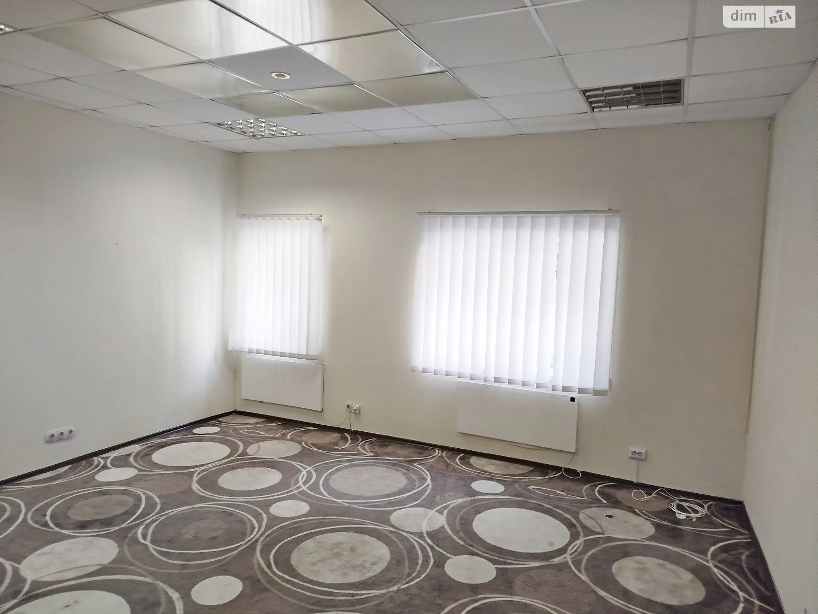 Сдается в аренду офис 33 кв. м в бизнес-центре, цена: 12000 грн - фото 1
