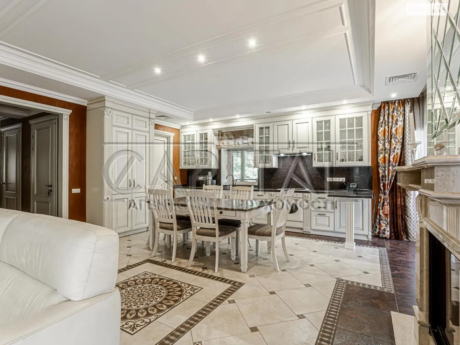 Продается дом на 2 этажа 314 кв. м с участком, цена: 450000 $ - фото 1