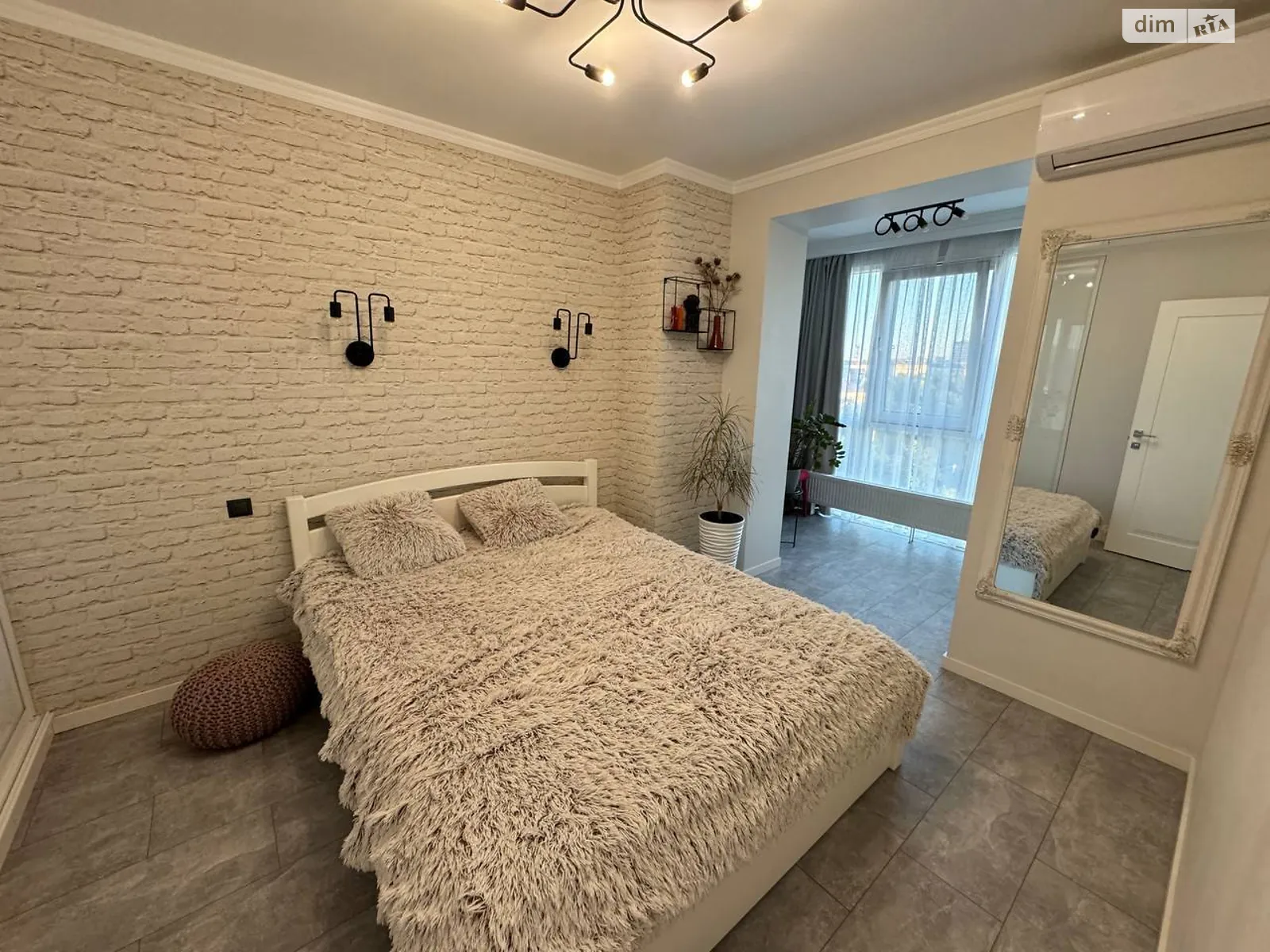 Сдается в аренду 3-комнатная квартира 95 кв. м в Днепре, ул. Светлова, 42А - фото 1