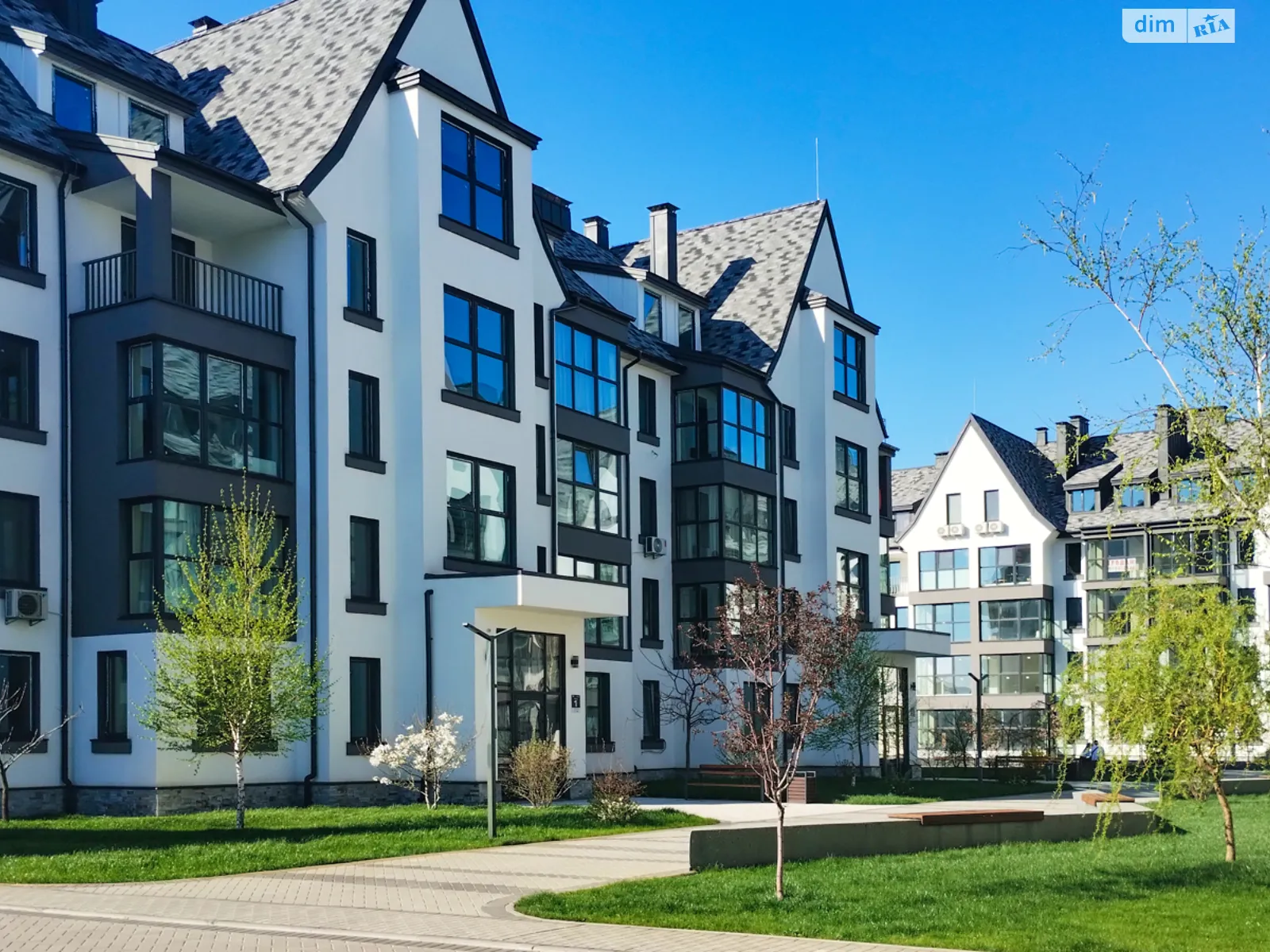 Продається 2-кімнатна квартира 93.3 кв. м у Зазим'ї, вул. Київська, 10К - фото 1