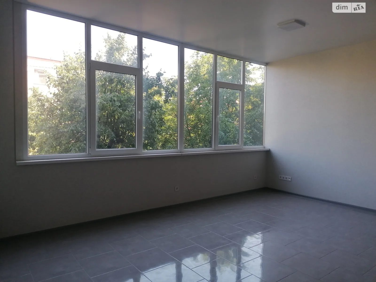 Продається офіс 30 кв. м в бізнес-центрі, цена: 22000 $ - фото 1