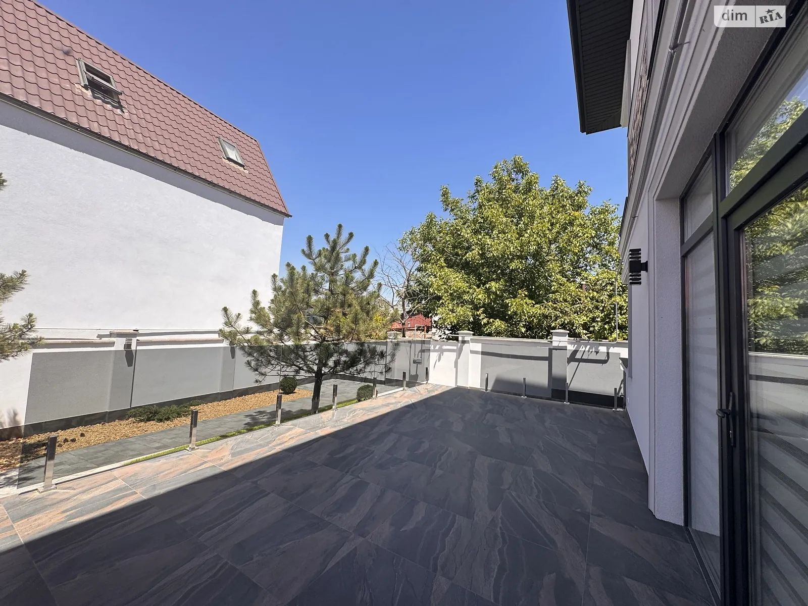 Продается дом на 2 этажа 152 кв. м с гаражом, цена: 380000 $ - фото 1