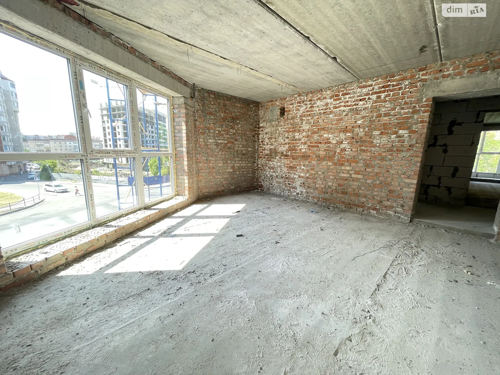 1-комнатная квартира 46.5 кв. м в Тернополе, ул. Евгения Коновальца, 22 - фото 1