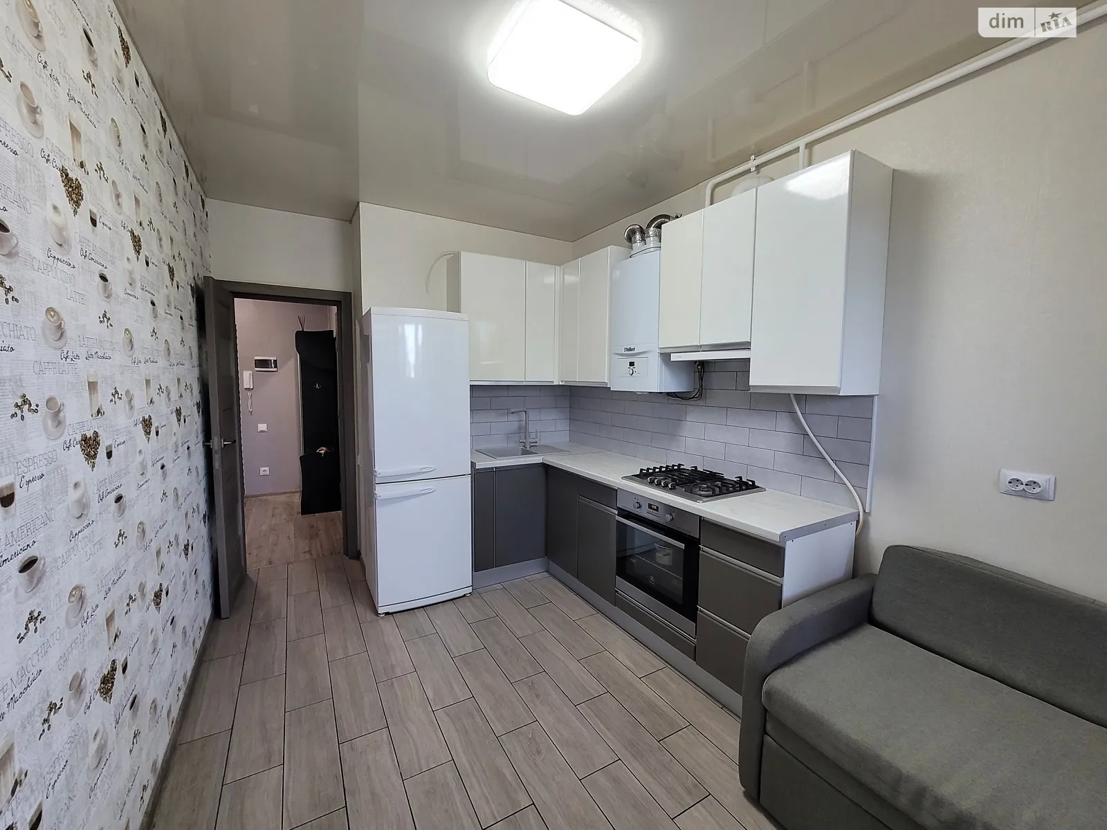 Продается 1-комнатная квартира 42.8 кв. м в Гостомеле, ул. Сентябрьская, 22 - фото 1