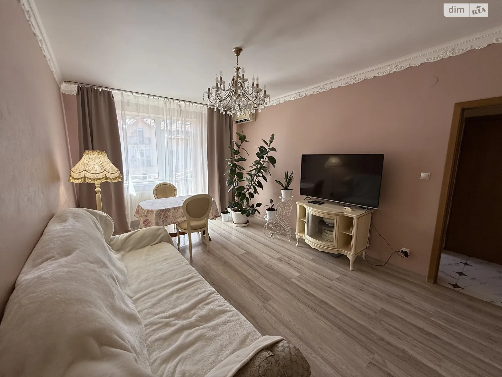 Продається 3-кімнатна квартира 99.5 кв. м у Ужгороді, вул. О. Хіри - фото 1