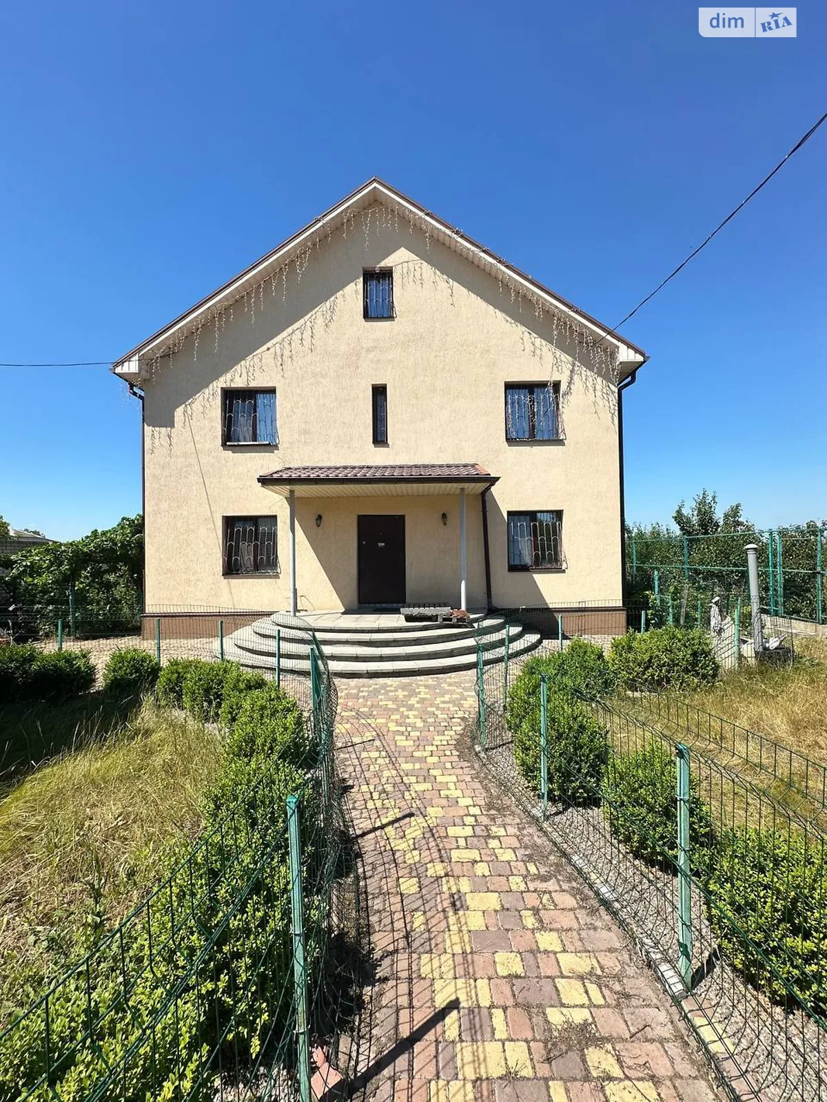 Продается дом на 2 этажа 174.2 кв. м с гаражом, цена: 250000 $ - фото 1