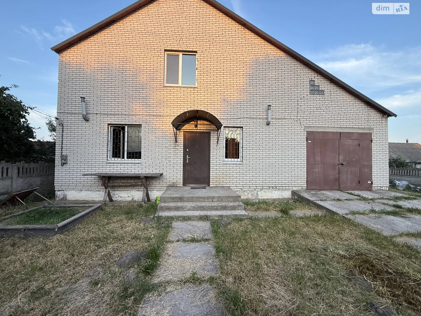 Продается дом на 2 этажа 140 кв. м с мансардой, цена: 68000 $ - фото 1