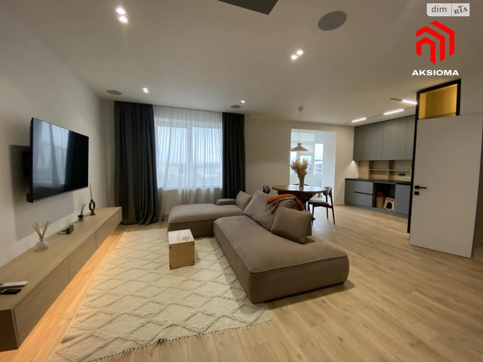 Продается 3-комнатная квартира 110 кв. м в Ивано-Франковске, ул. Макогона - фото 1