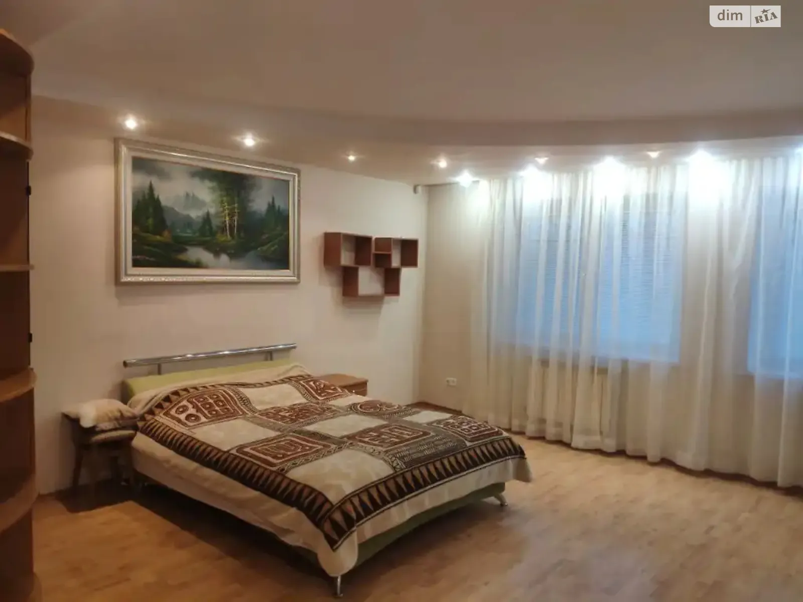Продается дом на 3 этажа 295 кв. м с камином, цена: 110000 $ - фото 1