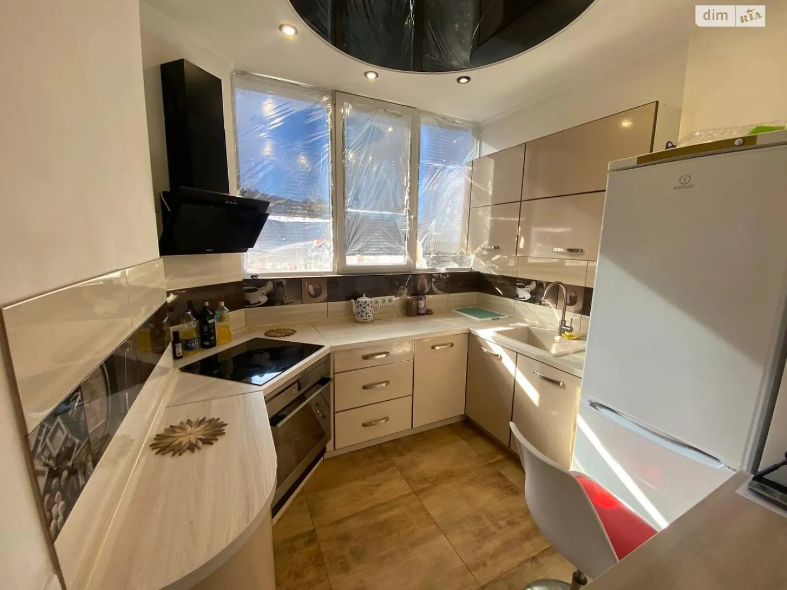 Продається 1-кімнатна квартира 37 кв. м у Лиманці, мас. Радужний - фото 1