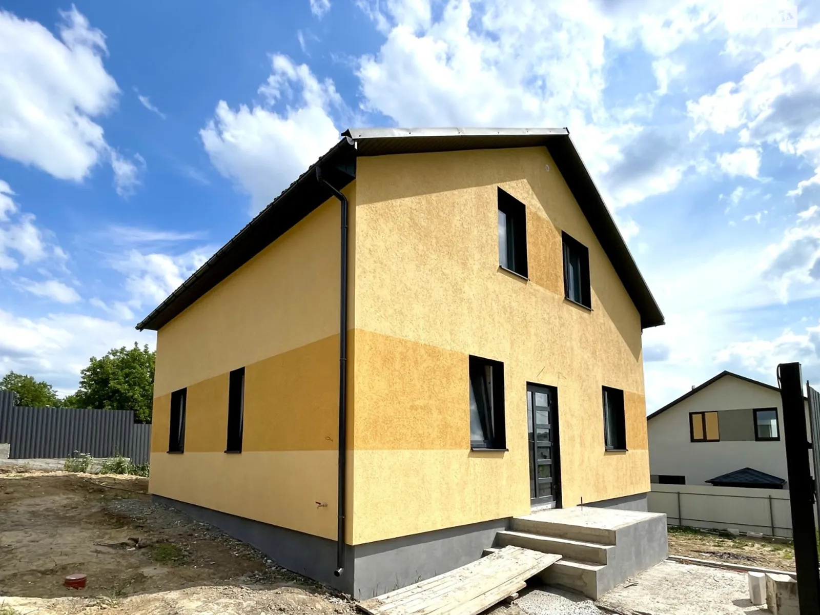 Продается дом на 2 этажа 125 кв. м с подвалом, цена: 83000 $ - фото 1