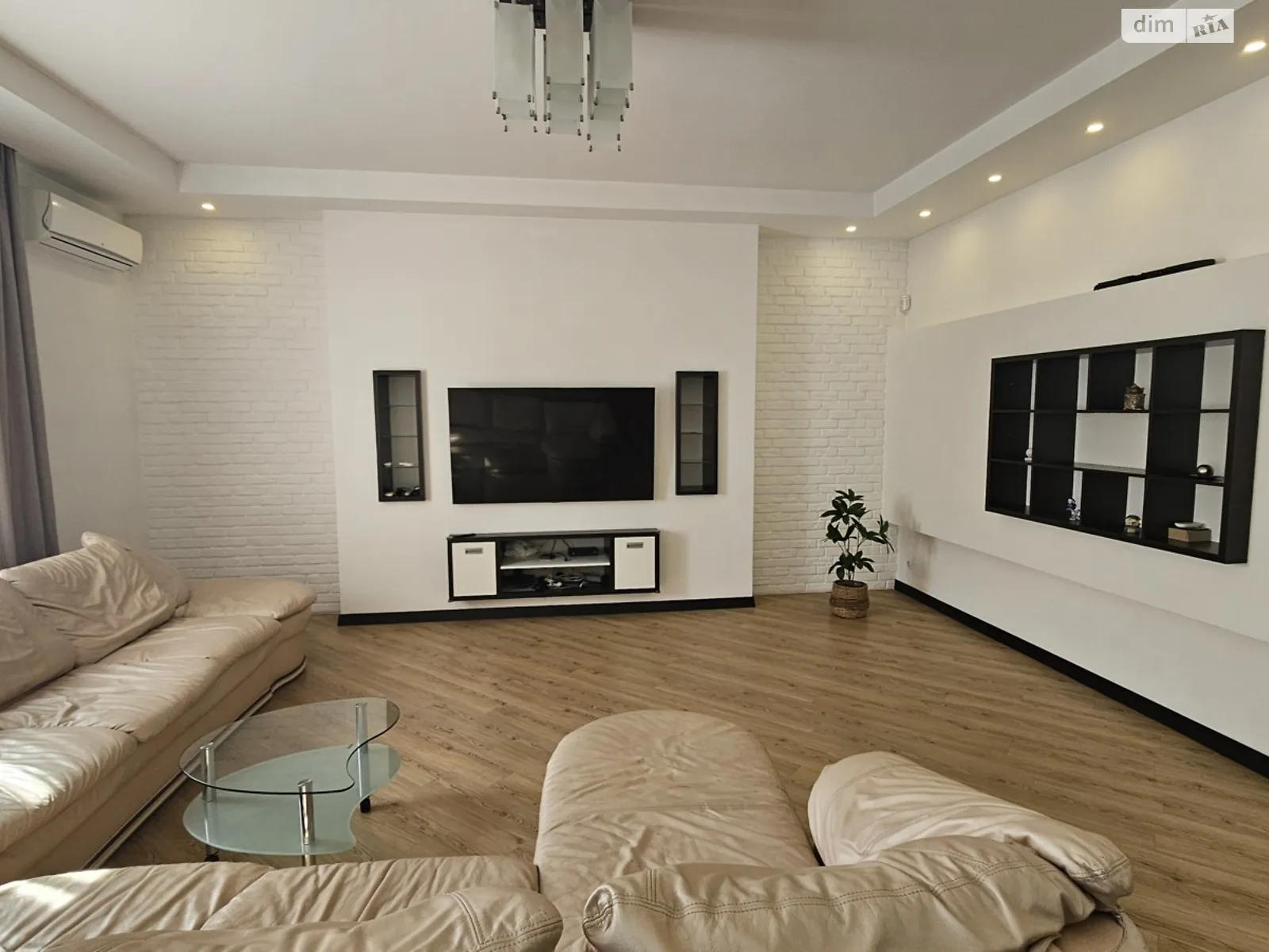 Продается 3-комнатная квартира 140 кв. м в Киеве, ул. Ковпака, 17 - фото 1