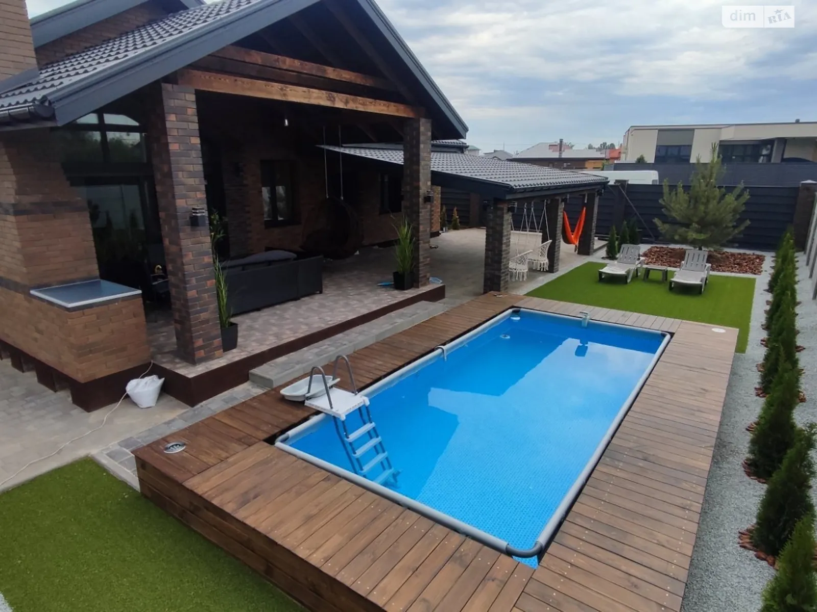 Продается одноэтажный дом 210 кв. м с баней/сауной, цена: 245000 $ - фото 1