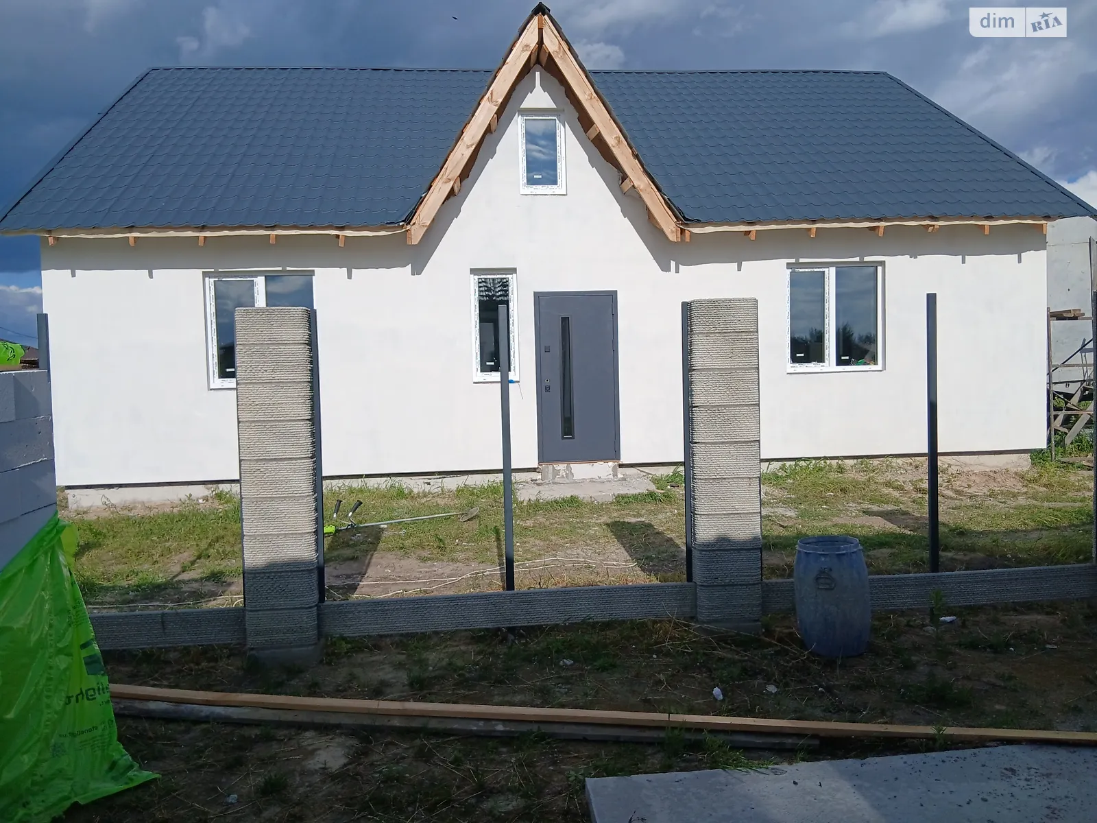 Продается дом на 2 этажа 140 кв. м с балконом, цена: 45000 $ - фото 1