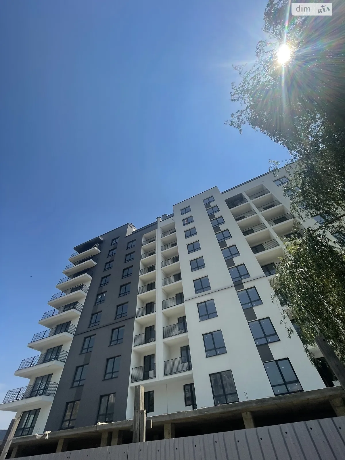 Продается 2-комнатная квартира 58.8 кв. м в Ивано-Франковске, ул. Ивасюка, 19 - фото 1