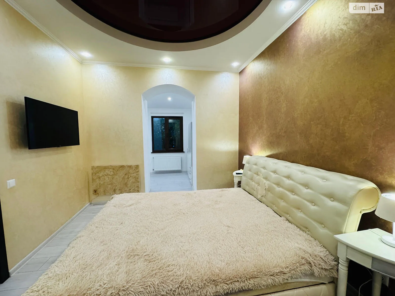 Продается 1-комнатная квартира 41 кв. м в Львове, ул. Михновских Братьев, 5 - фото 1