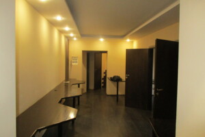 Продаж офісного приміщення, Київ, р‑н. Осокорки, ст.м. Харківська, Вишняківська вулиця, буд. 9